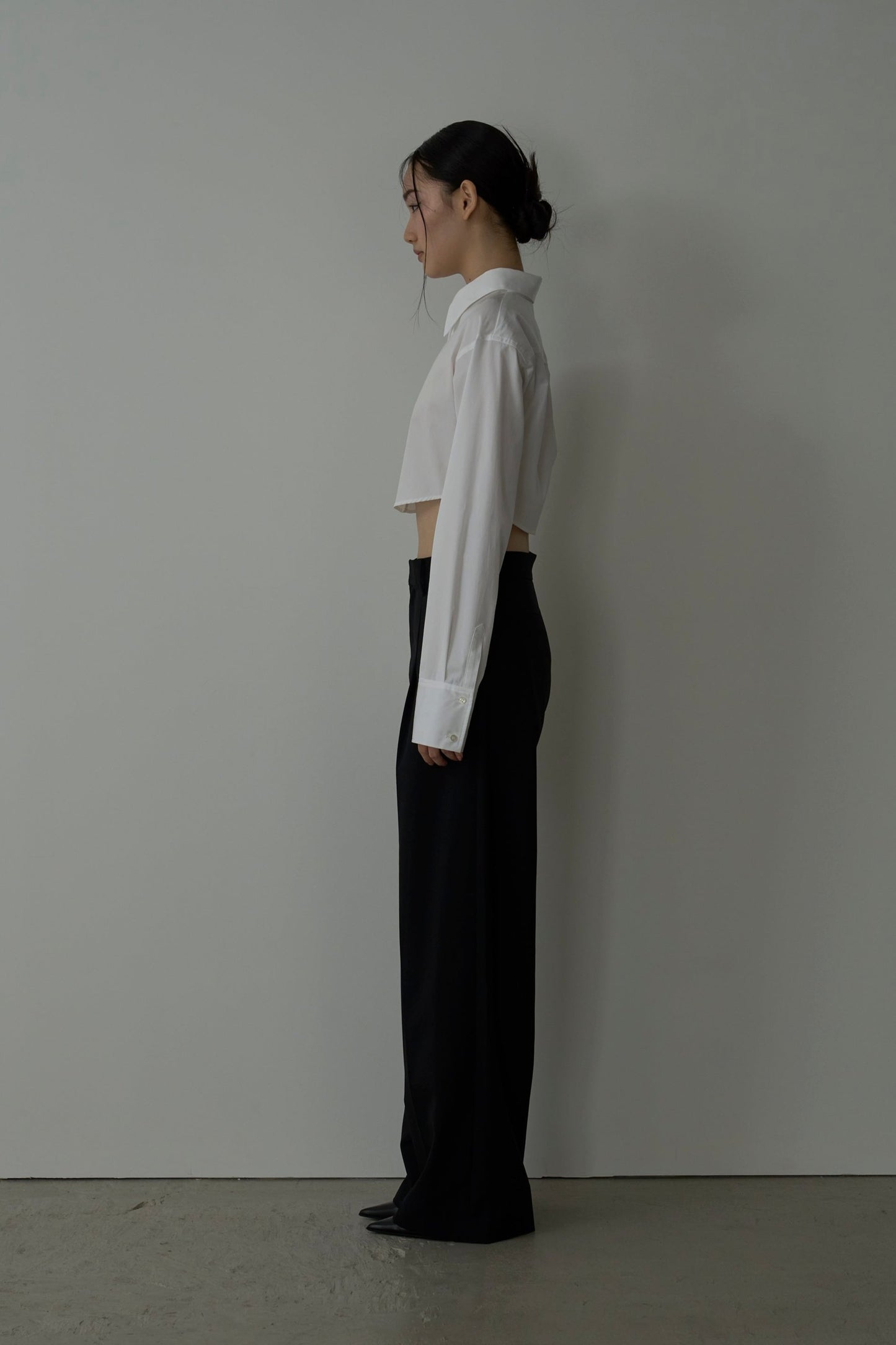 【Pre-order】curve cropped shirt